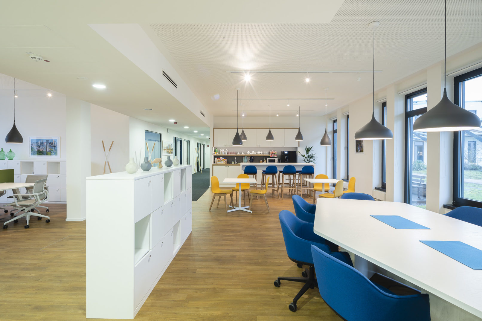 ISG & Regus - Hamburg, Germany - architecture photography by Dynamic Forms and Martin Foddanu Photography