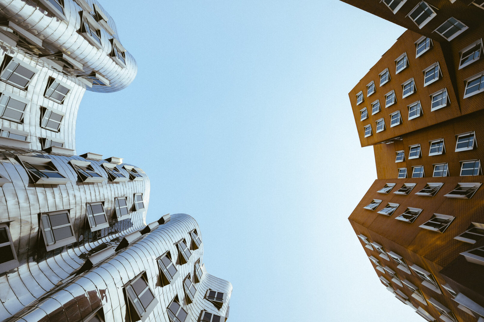 neuer zollhafen - dynamic forms -düsseldorf - frank gehry - architecture photography
