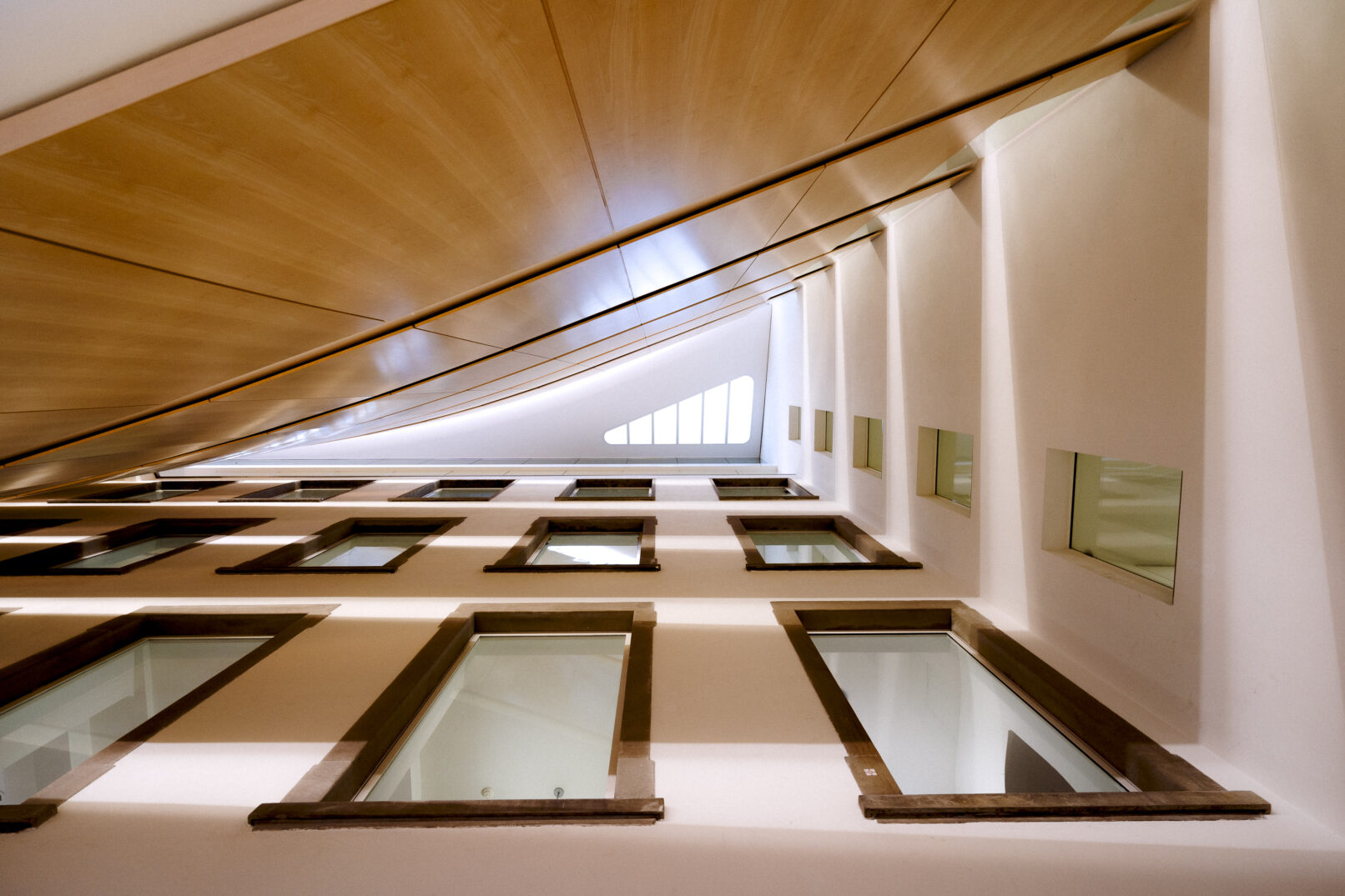 UB Law - University of Zurich - dynamic forms - architecture photography