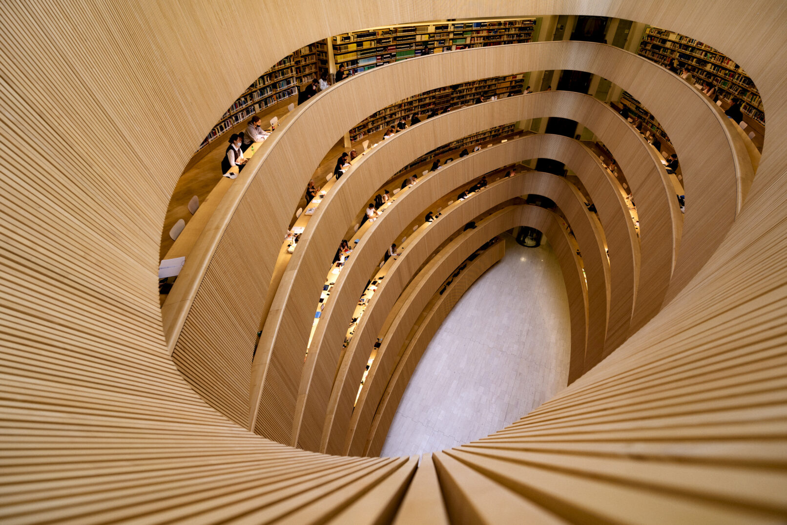 UB Law - University of Zurich - dynamic forms - architecture photography