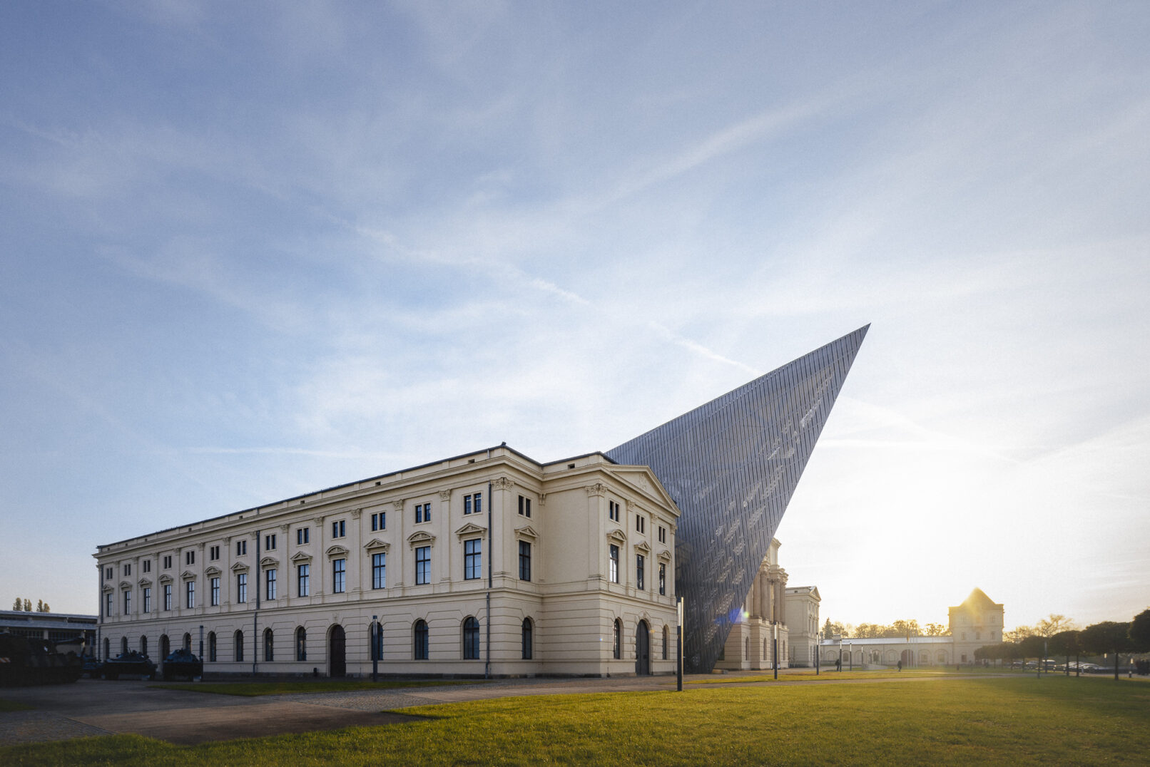 Militärhistorisches Museum in Dresden - Deutschland - dynamic forms - architecture photography