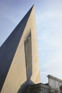 Militärhistorisches Museum in Dresden - Deutschland - dynamic forms - architecture photography